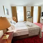 فندق Friedrich Franz Palais 4*