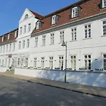 Friedrich Franz Palais فندق 4*