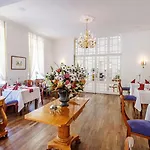 Friedrich Franz Palais 4*