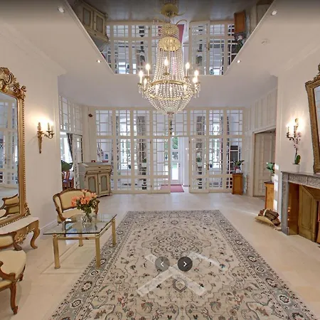 Friedrich Franz Palais باد دوبيران