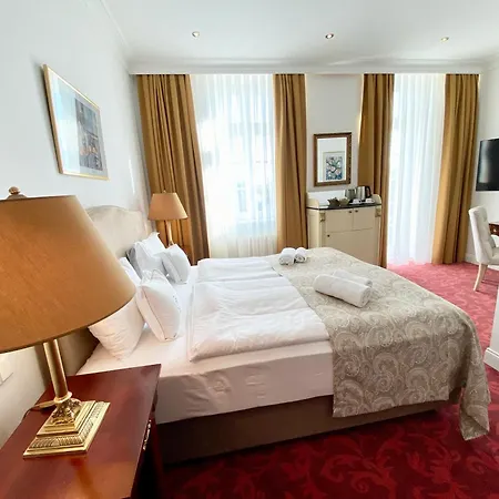 Szálloda Friedrich Franz Palais 4*