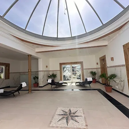 Friedrich Franz Palais 4* باد دوبيران