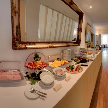 فندق Friedrich Franz Palais 4*