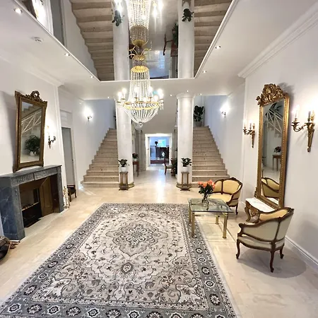 Friedrich Franz Palais فندق 4*